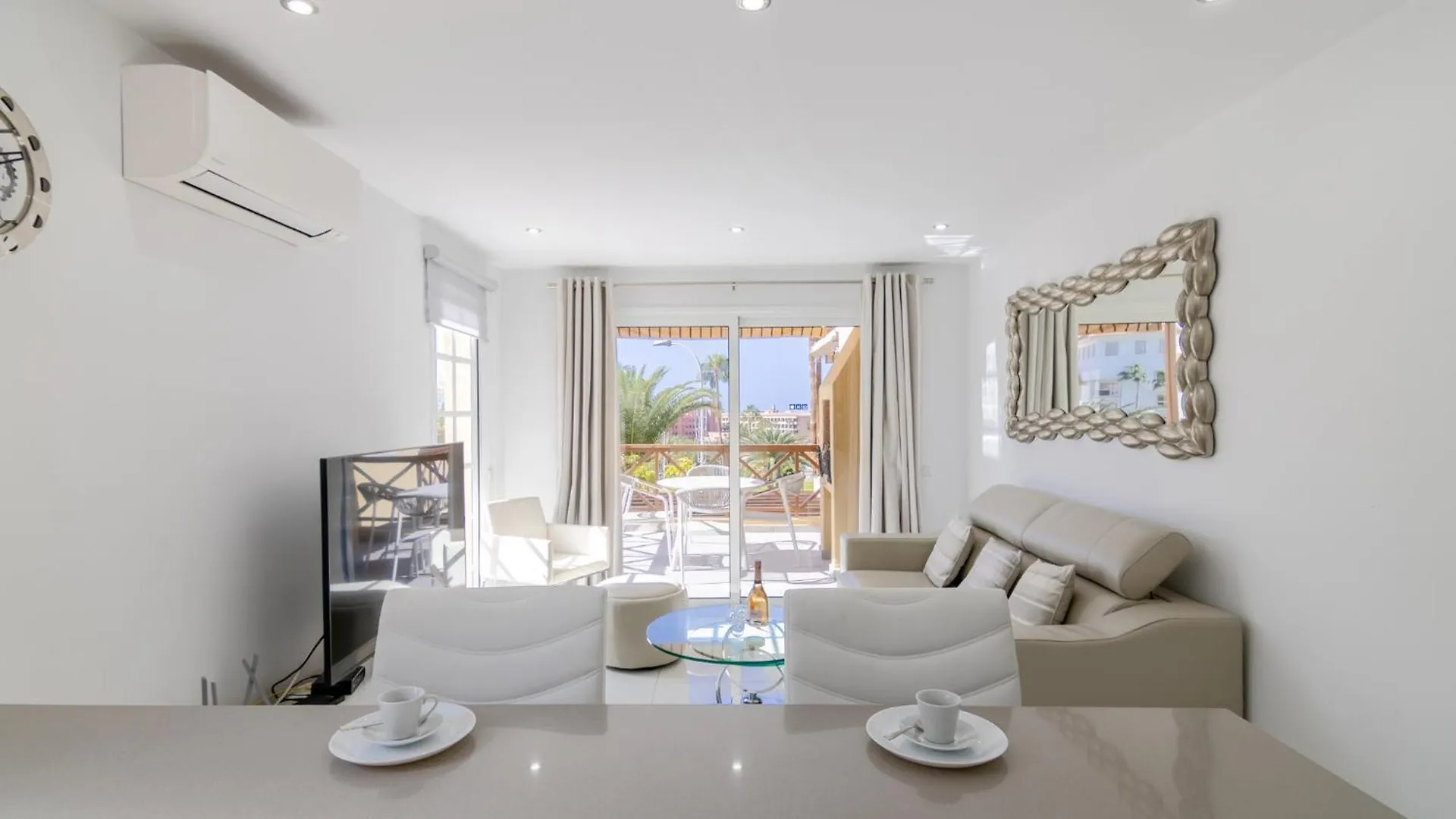 Mango La Caleta Hideaway contacts
